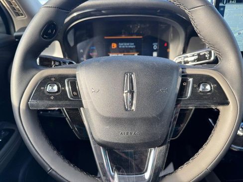 New 2025 Lincoln Corsair FWD w/ Equipment Group 101A image 18
