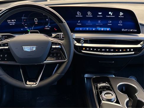 New 2026 Cadillac Lyriq Luxury RWD image 15