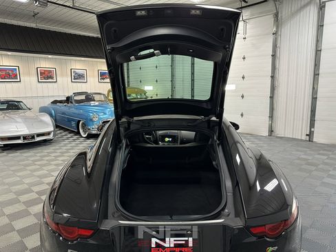 Used 2018 Jaguar F-TYPE R image 44