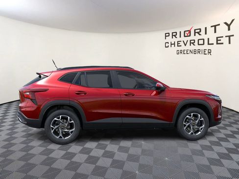 New 2026 Chevrolet Trax LT w/ LT Convenience Package FWD image 5