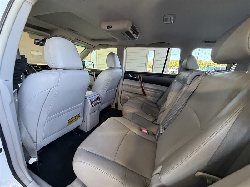 Used 2012 Toyota Highlander Limited AWD/4WD image 15