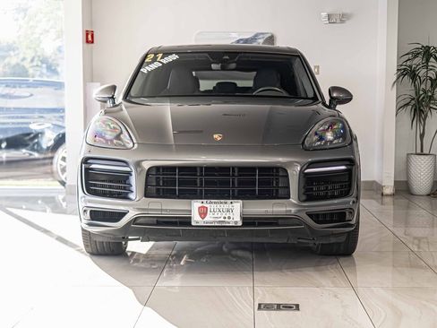 Used 2021 Porsche Cayenne GTS image 2