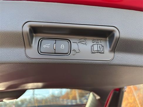 New 2026 Ford Explorer ST-Line w/ ST-Line Street Pack image 24