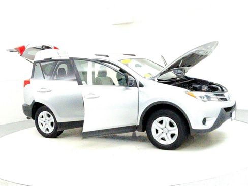 Used 2015 Toyota RAV4 LE image 12