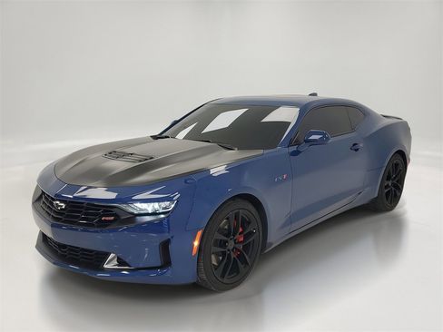 Used 2023 Chevrolet Camaro LT w/ RS Package image 3