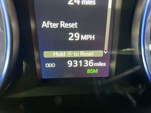 Used 2019 Toyota Highlander XLE image 14