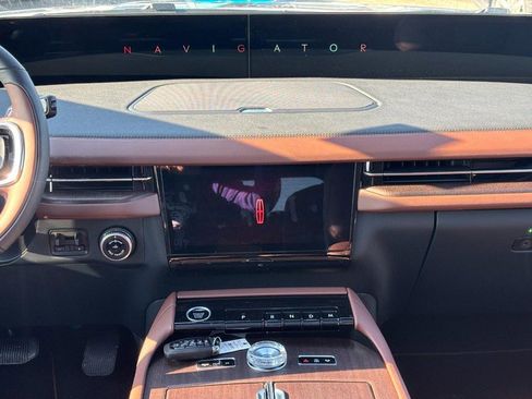 New 2026 Lincoln Navigator L Reserve image 14