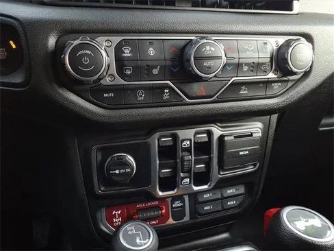 Certified 2024 Jeep Wrangler Willys image 26