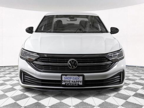 Used 2024 Volkswagen Jetta Sport image 10