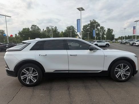 Used 2024 Cadillac Lyriq Tech w/ LPO, Floor Liner Package AWD/4WD image 5