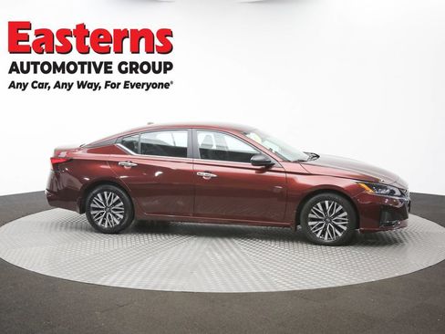 Used 2024 Nissan Altima 2.5 SV FWD image 44