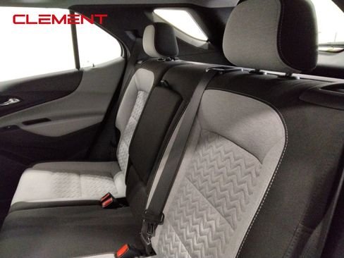 Used 2022 Chevrolet Equinox LS image 33