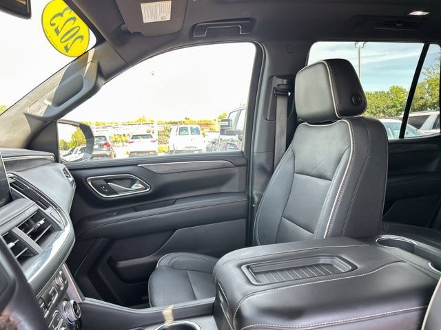 Used 2023 GMC Yukon SLT AWD/4WD image 32