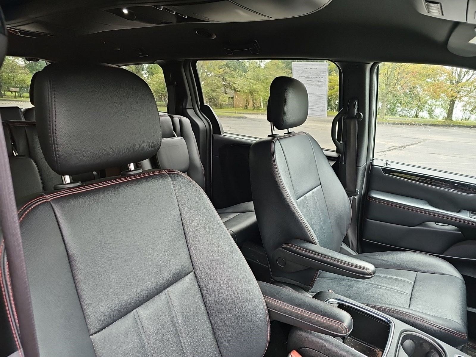 Used 2018 Dodge Grand Caravan GT FWD image 11