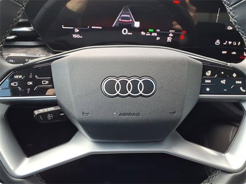 Used 2025 Audi Q5 Premium w/ Convenience Package image 14