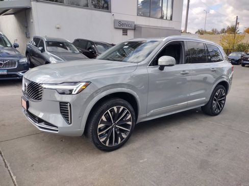 New 2026 Volvo XC90 B6 Plus w/ Protection Package Premier image 4