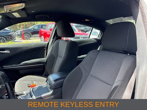 Used 2022 Dodge Charger SXT RWD image 4