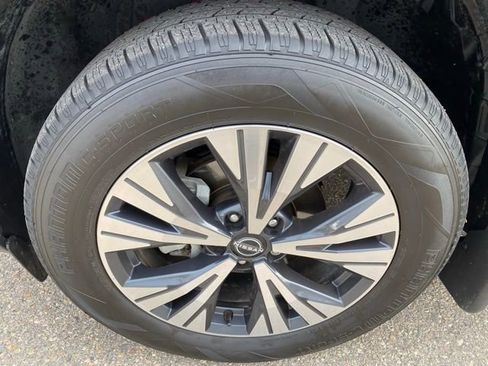 Certified 2023 Nissan Rogue SV image 24