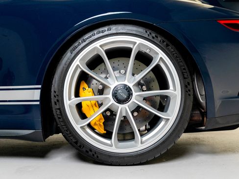 Used 2018 Porsche 911 GT3 RWD image 11