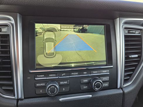 Used 2016 Porsche Macan S image 9