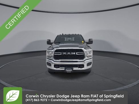 Used 2024 RAM 2500 Tradesman w/ Chrome Appearance Group AWD/4WD image 5