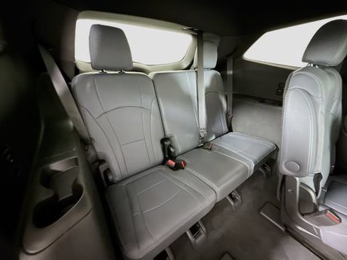 Used 2023 Buick Enclave Essence FWD image 31