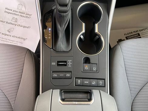 Used 2022 Toyota Highlander L image 22