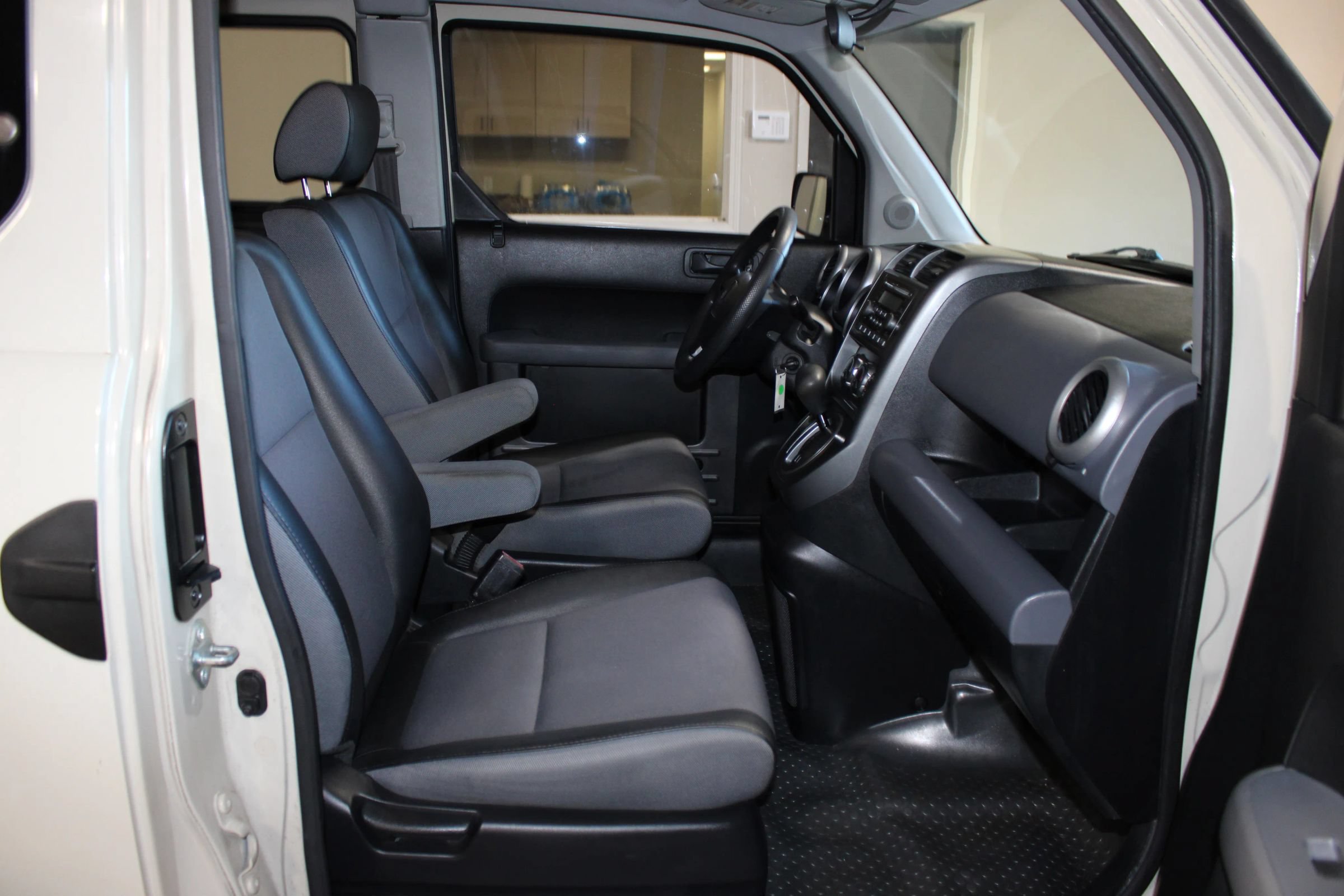 Used 2005 Honda Element EX image 24