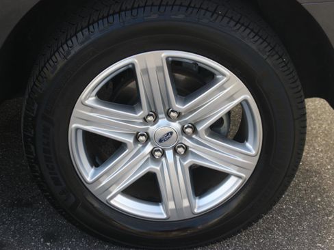 Used 2019 Ford Expedition XLT w/ Equipment Group 202A image 40