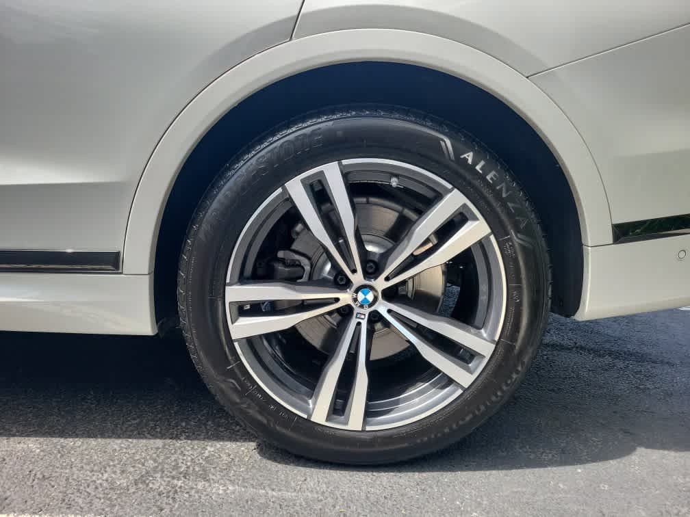 Used 2019 BMW X7 xDrive50i w/ M Sport Package AWD/4WD image 39