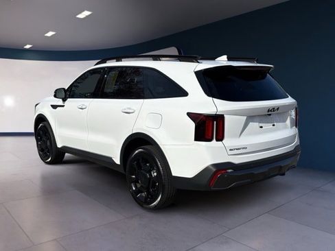 Certified 2025 Kia Sorento X-Line EX image 3