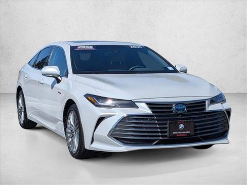 Used 2021 Toyota Avalon Limited w/ Advanced Safety Package FWD image 3