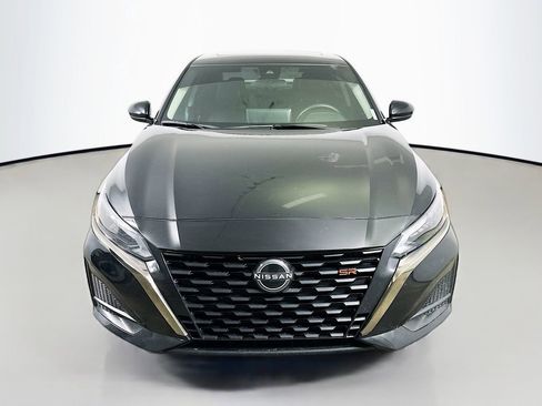 Used 2024 Nissan Altima 2.5 SR w/ SR Premium Package image 2