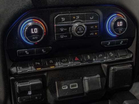 Used 2019 Chevrolet Silverado 1500 RST AWD/4WD image 26
