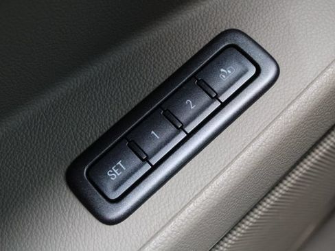 Used 2016 GMC Yukon SLT w/ Open Road Package AWD/4WD image 10