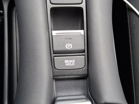 Certified 2025 Honda HR-V Sport image 24