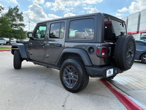 Used 2025 Jeep Wrangler Unlimited Sport AWD/4WD image 8