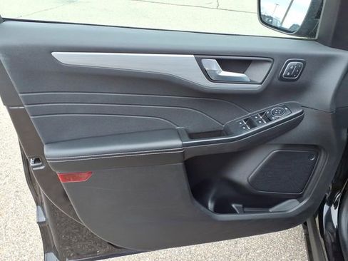 Certified 2025 Ford Escape Platinum image 12