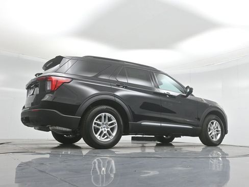 New 2025 Ford Explorer Active image 50