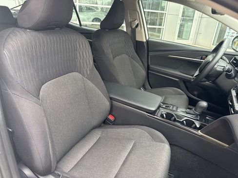 Used 2025 Toyota Camry LE w/ Convenience Package image 30