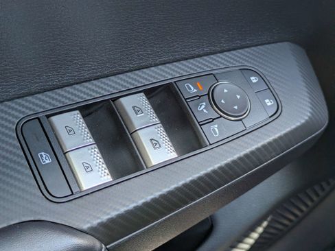 Used 2024 Mitsubishi Outlander FWD image 12
