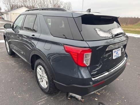 Used 2023 Ford Explorer XLT w/ Equipment Group 202A image 5