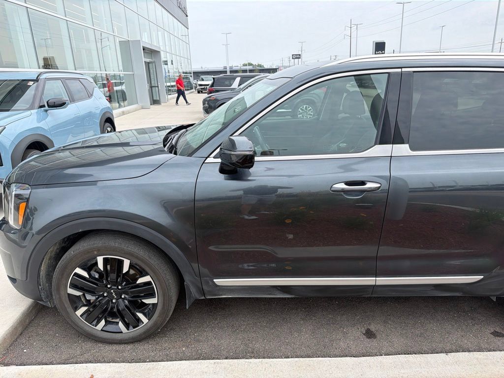 Certified 2024 Kia Telluride SX w/ Towing Package AWD/4WD image 2