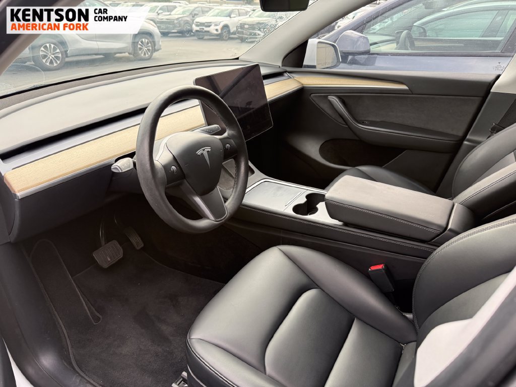 Used 2023 Tesla Model Y Long Range AWD/4WD image 2