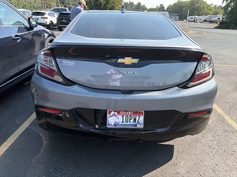 Used 2018 Chevrolet Volt LT w/ Comfort Package FWD image 3