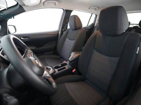 Used 2025 Nissan Leaf S FWD image 4