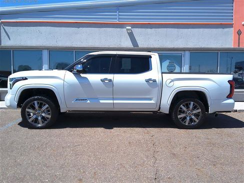Used 2022 Toyota Tundra Capstone AWD/4WD image 2