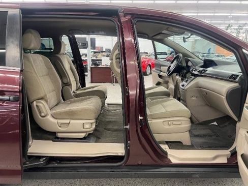 Used 2014 Honda Odyssey LX image 29