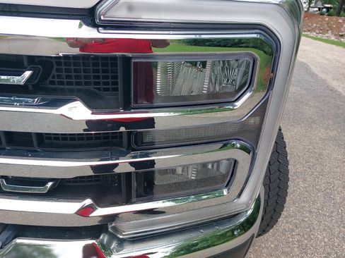 Used 2025 Ford F350 Lariat w/ Chrome Package AWD/4WD image 32