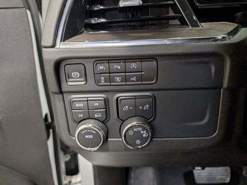 Used 2025 Chevrolet Tahoe LT image 20